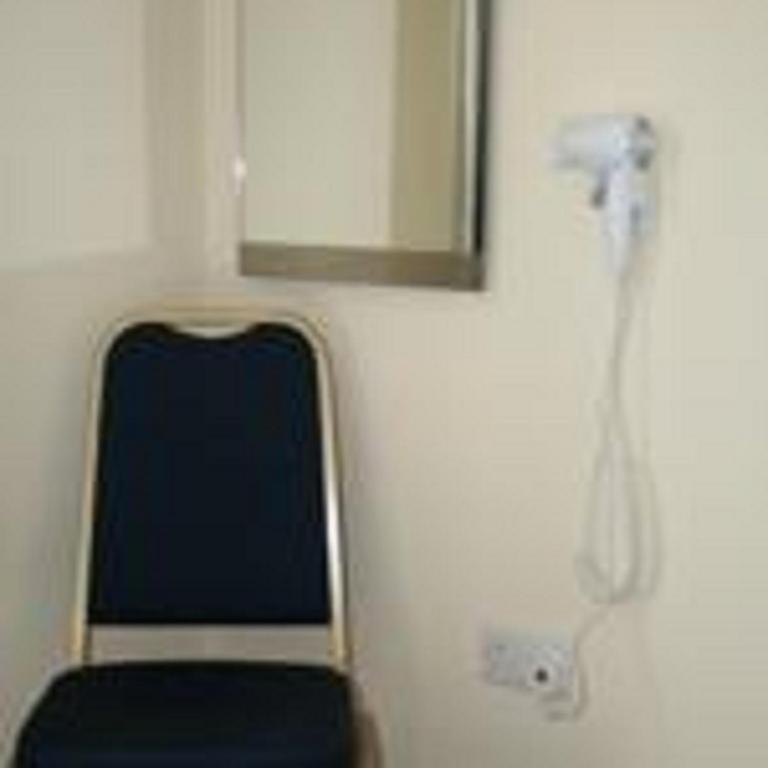 The Lodge Redhill  Room photo