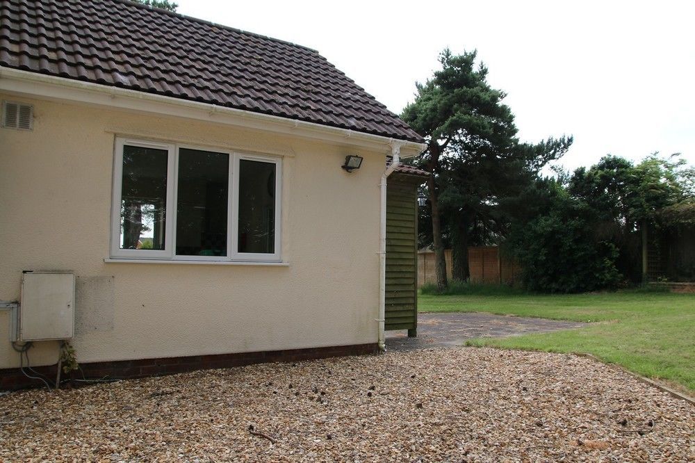 The Lodge Redhill  Exterior photo